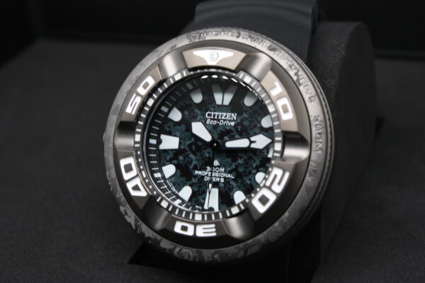 Citizen Diver's Eco Drive 300 mt "Godzilla" Limited Edition - immagine 3