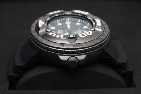 Citizen Diver's Eco Drive 300 mt "Godzilla" Limited Edition - immagine 8