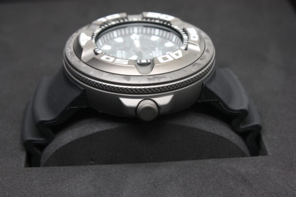 Citizen Diver's Eco Drive 300 mt "Godzilla" Limited Edition - immagine 9