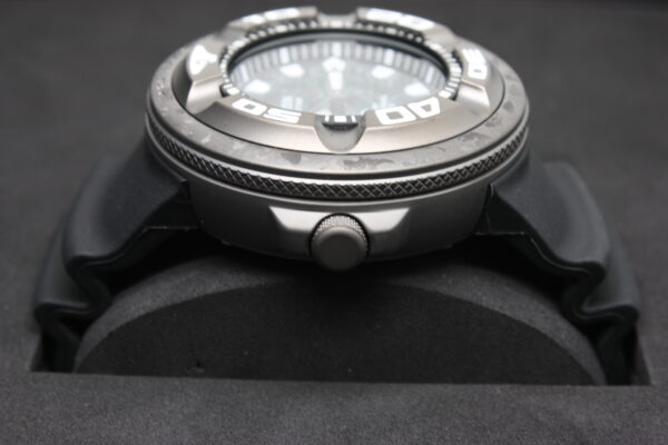 Citizen Diver's Eco Drive 300 mt "Godzilla" Limited Edition - immagine 10