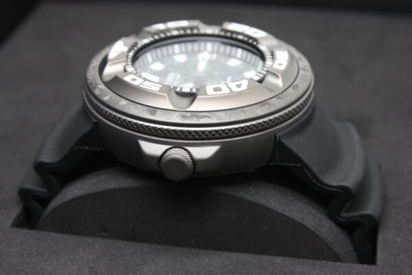 Citizen Diver's Eco Drive 300 mt "Godzilla" Limited Edition - immagine 11